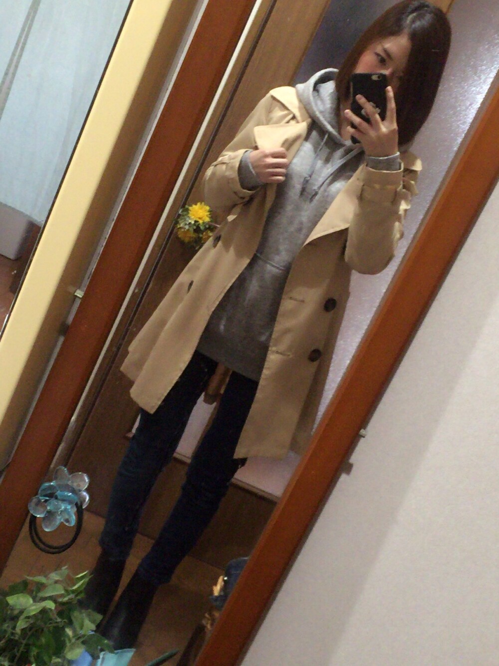「仕事コーデ」｜「ems exciteのアイテム（トレンチコート、ベージュ系）」を使った、miiさん（レディース・153cm）の秋コーディネートの1枚目の写真