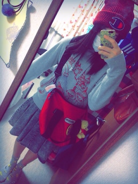 「アイテム（ボストンバッグ、レッド系）」を使った、づ。さん（レディース・163cm）の秋コーディネート