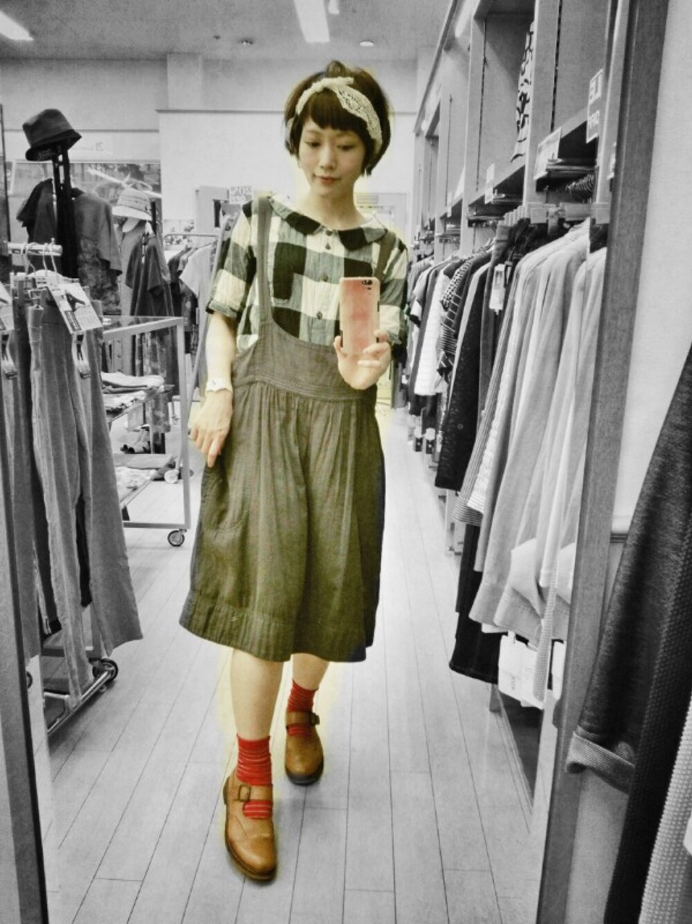 「チェックシャツ、ターバン、レース、ブロックチェック、赤い靴下、BEAMS BOY、サロペットスカート、足長効果、ADIEU TRISTESSE」｜「アイテム（ヘアバンド、ホワイト系）」を使った、Ａｈａ* さん（レディース・159cm）の夏コーディネートの1枚目の写真