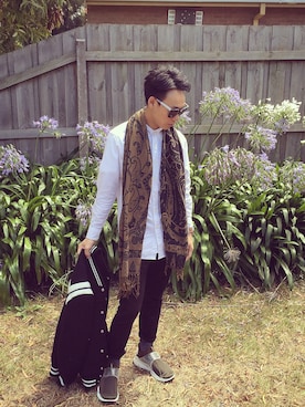 「SAINT LAURENT PARIS（サンローランパリ）のアイテム（カバーオール）」を使った、DereK Leungさん（メンズ・183cm）の冬コーディネート