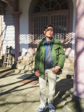 「NEWBALANCE」｜「アイテム（ミリタリージャケット）」を使った、HiRo.さん（メンズ・161cm）の春コーディネート