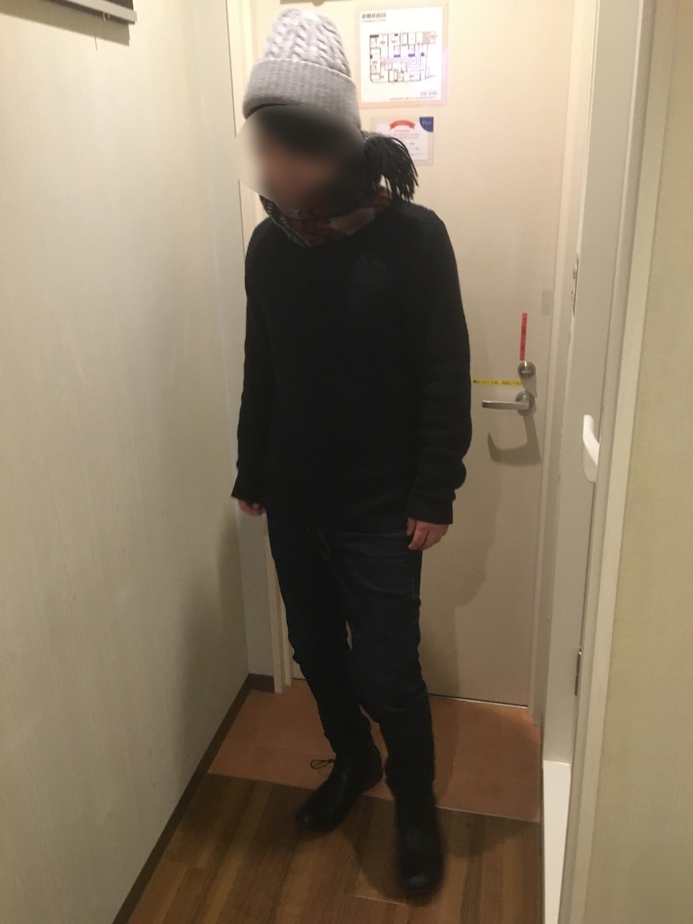 「WEGOのアイテム（ニットキャップ/ビーニー、グレー系）」を使った、Kogure Yusukeさん（メンズ・173cm）の冬コーディネートの1枚目の写真