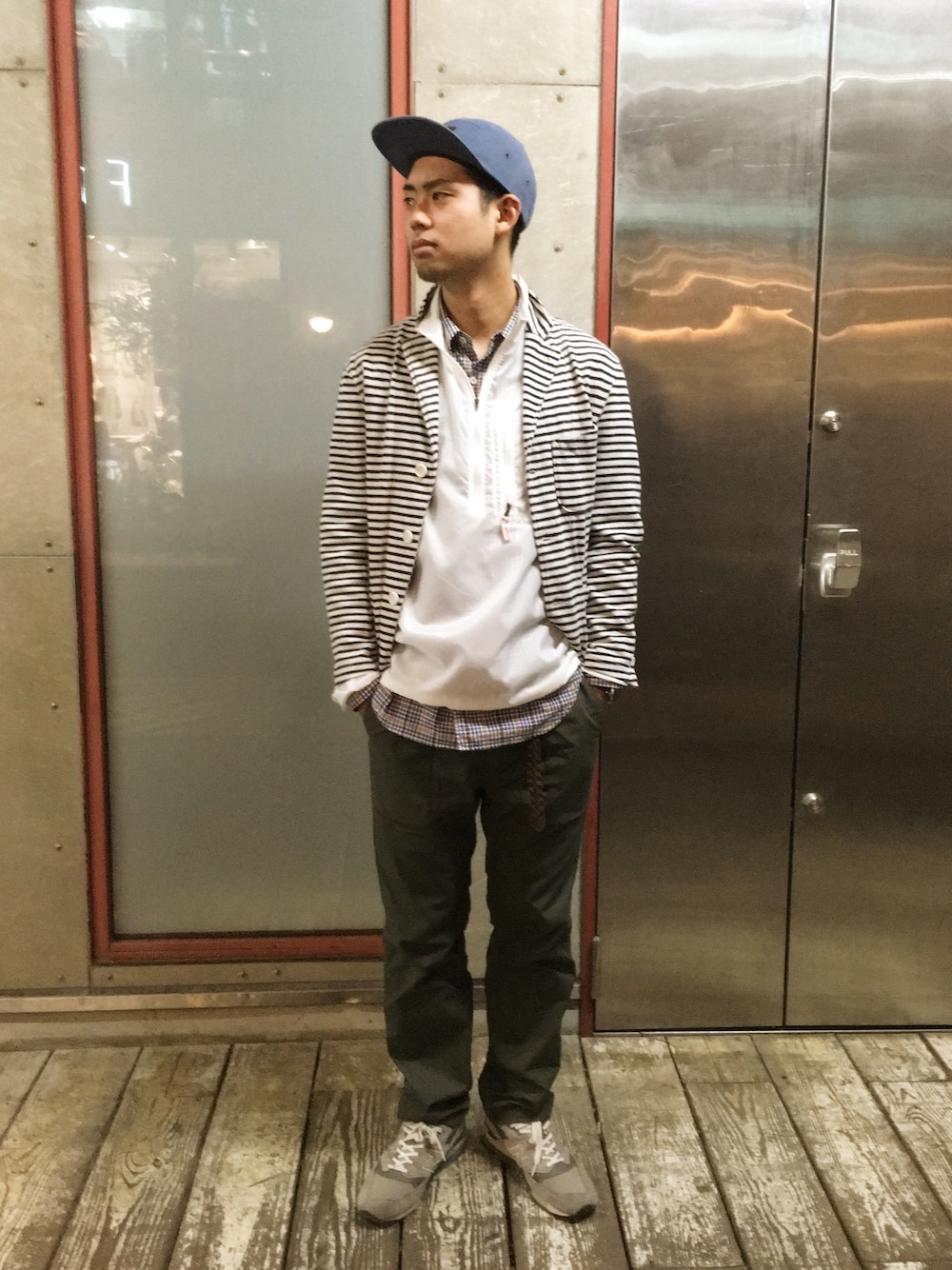 「フリークスストア、フリークスストア(FREAK'S STORE)、ENGINEERED GARMENTS、battenwear、キャップ、ジャケット、ファティーグパンツ、ミリタリー、シャツスタイル、スニーカー」｜「Engineered Garmentsのアイテム（テーラードジャケット、その他）」を使った、永島秀都さん（メンズ・178cm）の冬コーディネートの1枚目の写真
