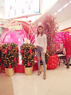 「CaxxCarashのアイテム（ニット/セーター、ホワイト系）」を使った、Cady Lamさん（レディース・170cm）の冬コーディネート