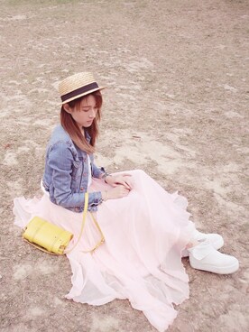 「H&M（エイチ・アンド・エム）のアイテム（デニムジャケット、ブルー系）」を使った、Cady Lamさん（レディース・170cm）の春コーディネート