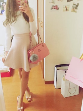 「アイテム（アクセサリー、パープル系）」を使った、えみゅ (中山 恵美生)さん（レディース・160cm）の秋コーディネート