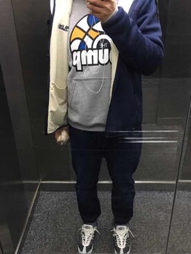 「アイテム（マウンテンパーカー、ブルー系）」を使った、冯冯本宝宝さん（メンズ・189cm）の春コーディネート