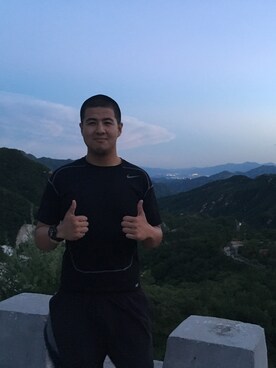 「NIKE（ナイキ）のアイテム（Tシャツ/カットソー、ブラック系）」を使った、冯冯本宝宝さん（メンズ・189cm）の夏コーディネート