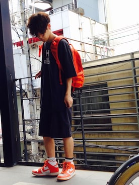 「TOMMY HILFIGER（トミーヒルフィガー）のアイテム（Tシャツ/カットソー）」を使った、deguchiさん（メンズ・175cm）の夏コーディネート