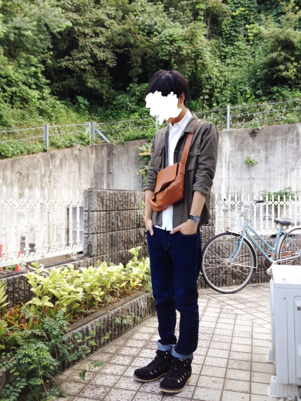 「ミリタリー、ミリタリージャケット、マウンテンブーツ、URBAN RESEARCH、FREAK’Ｓ STORE」｜「URBAN RESEARCHのアイテム（シャツ/ブラウス、グリーン系）」を使った、tasukuさん（メンズ・180cm）の秋コーディネートの1枚目の写真
