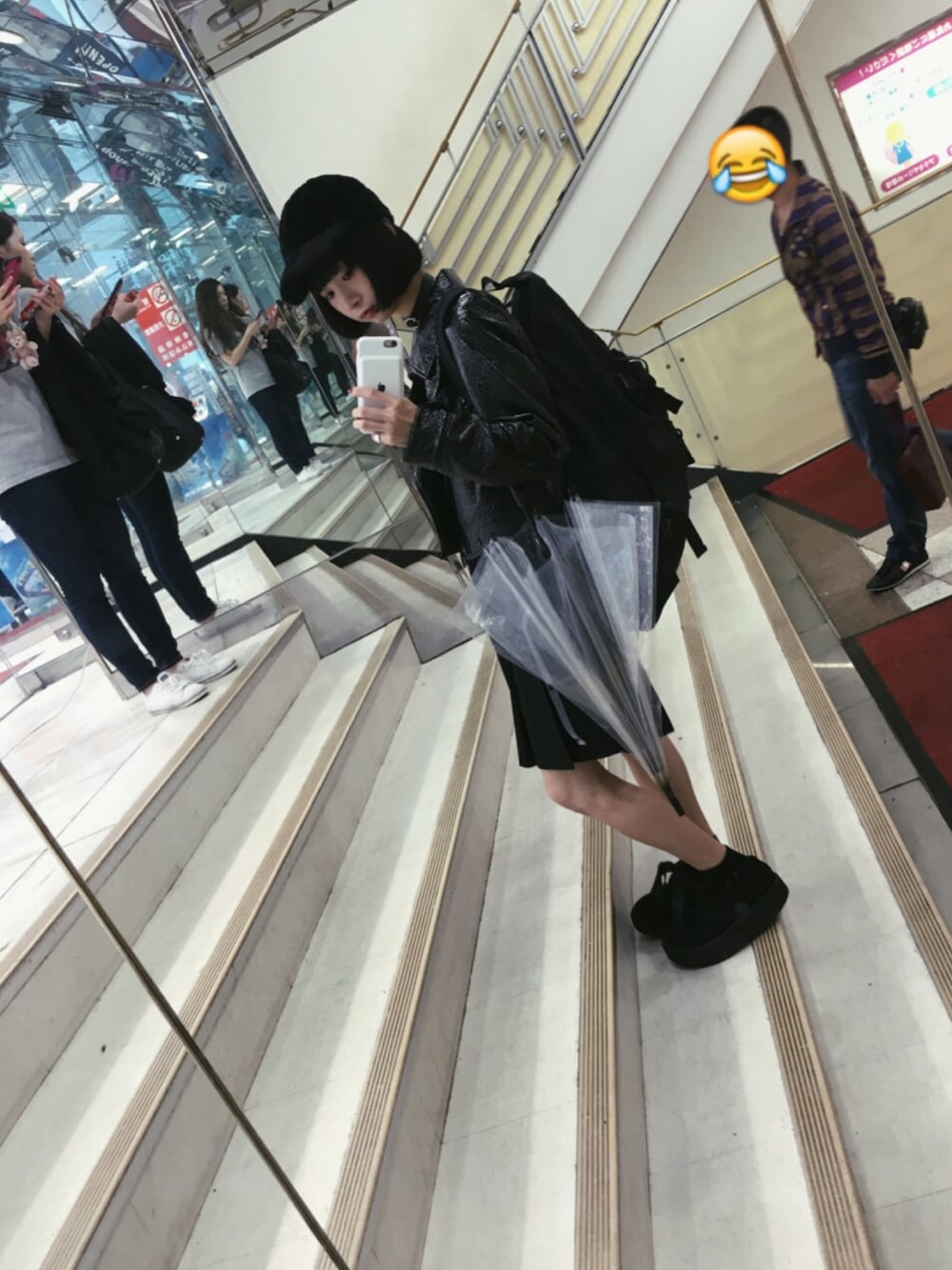 「ootd、black、COMME des GARCONS、macromauro、PAMEO POSE、mode」｜「UNDERCOVERのアイテム（ダウンジャケット/コート、ブラック系）」を使った、老月ミカさん（レディース・157cm）の秋コーディネートの1枚目の写真