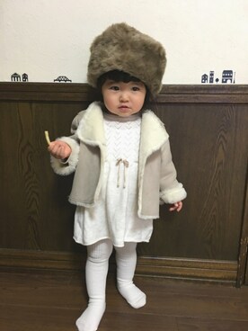 「kids」｜「アイテム（ムートンコート）」を使った、SuzuMinaさん（キッズ・80cm）の秋コーディネート