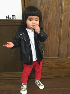 「1歳3ヶ月」｜「アイテム（ライダースジャケット）」を使った、SuzuMinaさん（キッズ・80cm）の秋コーディネート