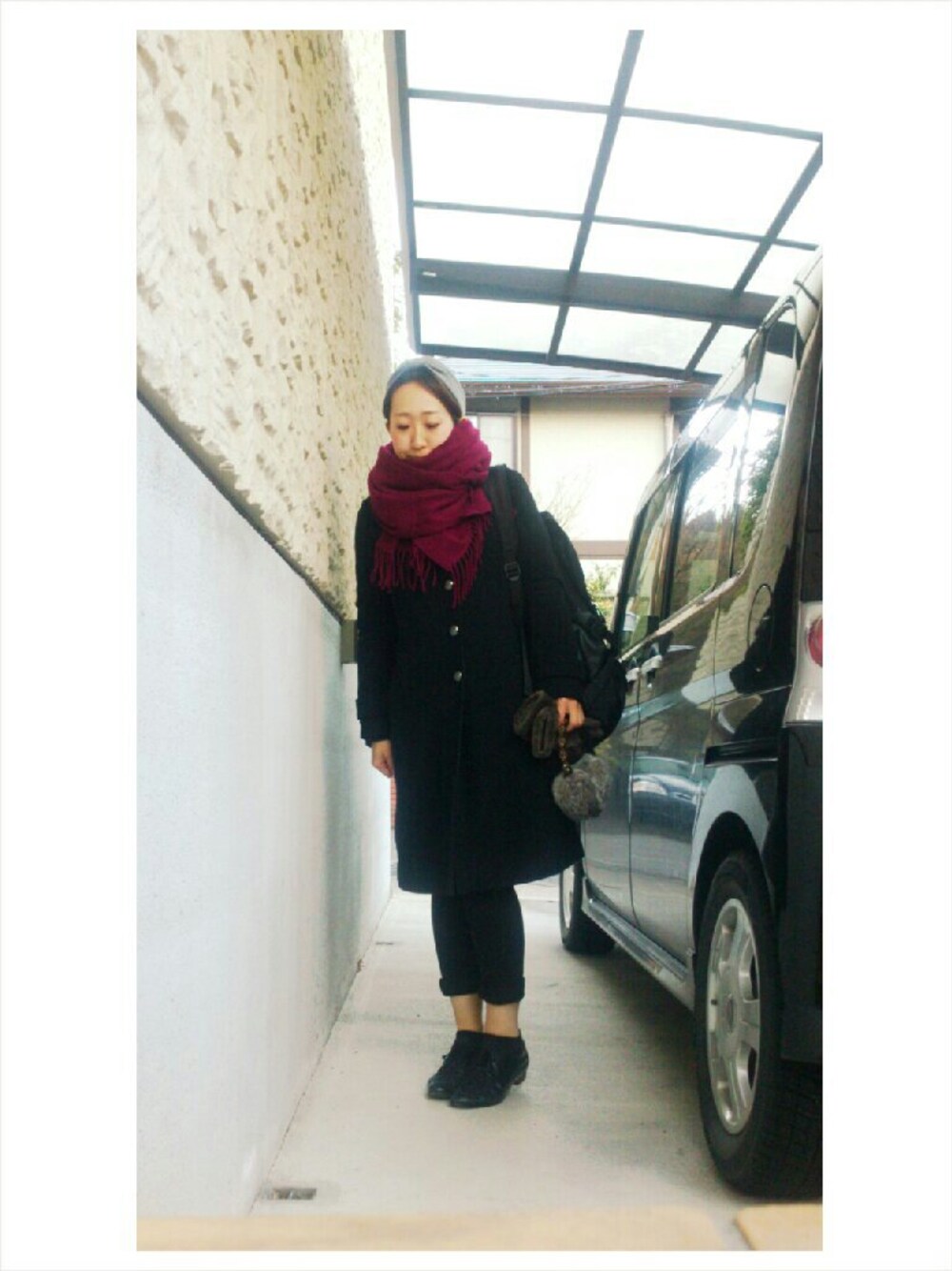 「マニッシュシューズ、まさかの…！、ロケ隊、とにかく外で撮影します。」｜「WEGOのWEGO/ブラックバックパック（バックパック/リュック、ブラック系）」を使った、ono-yokoさん（レディース・158cm）の冬コーディネートの1枚目の写真
