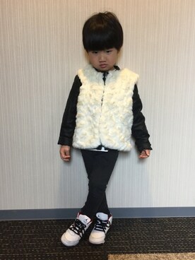 「ファー」｜「アイテム（その他アウター）」を使った、Rさん（キッズ・100cm）の冬コーディネート