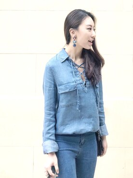 「Abercrombie&Fitch（アバークロンビーアンドフィッチ）のアイテム（その他トップス）」を使った、Oli Chauさん（レディース・160cm）の春コーディネート