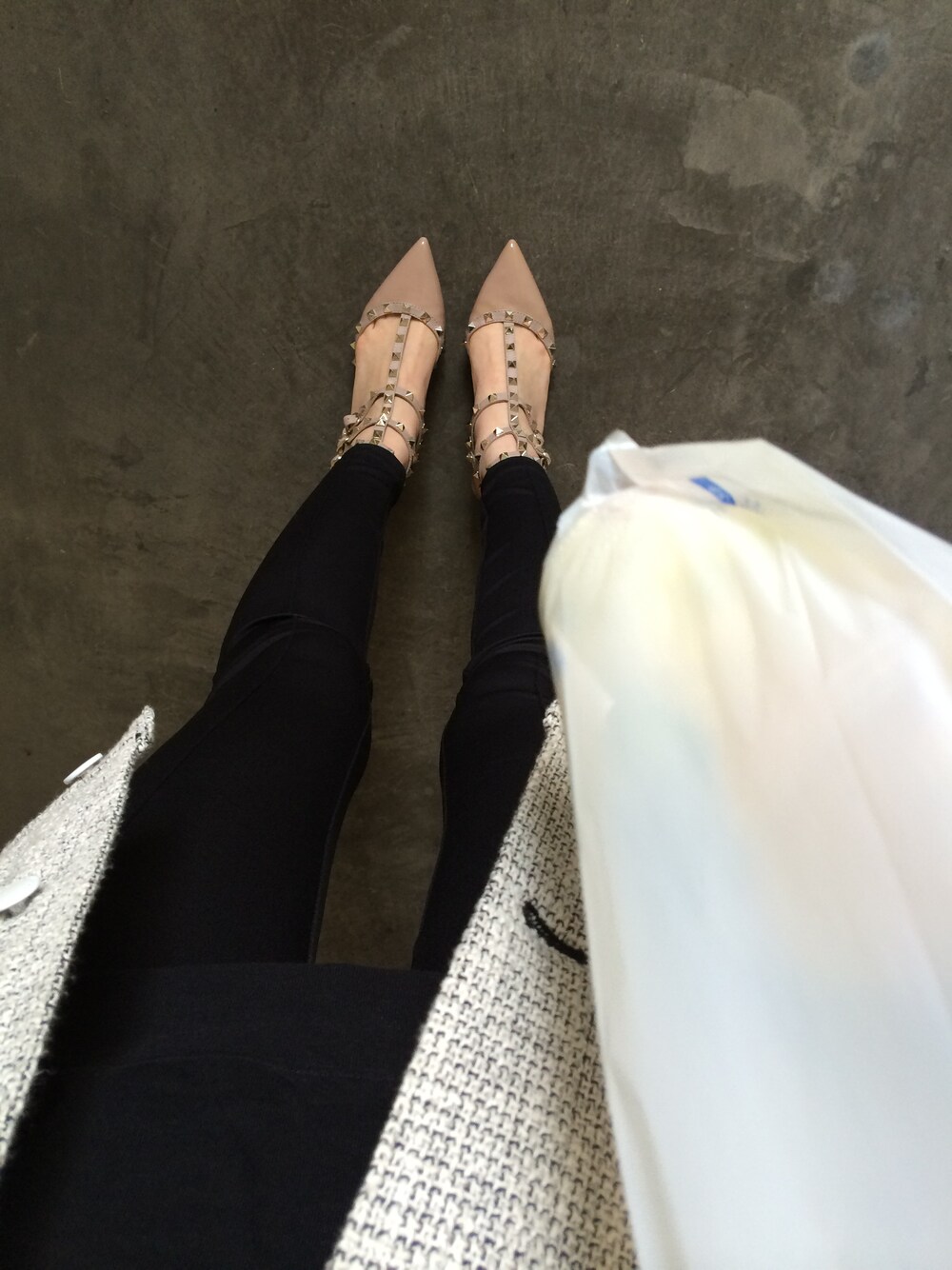 「BOY LONDON、EMODA、FOREVER21、valentino」｜「EMODAのアイテム（カバーオール、グレー系）」を使った、lovesmilinさん（レディース・167cm）の春コーディネートの1枚目の写真