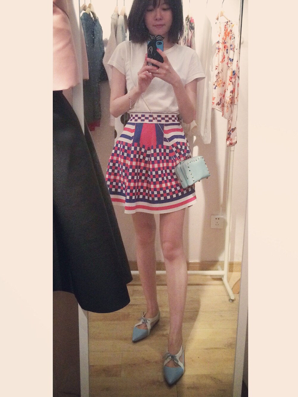 「agnes b.のアイテム（Tシャツ/カットソー、ホワイト系）」を使った、lovesmilinさん（レディース・167cm）の秋コーディネートの1枚目の写真