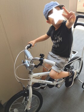 「BOBO CHOSES（ボボショーズ）のアイテム（Tシャツ/カットソー、グレー系）」を使った、♡hachi♡さん（キッズ・110cm）の春コーディネート