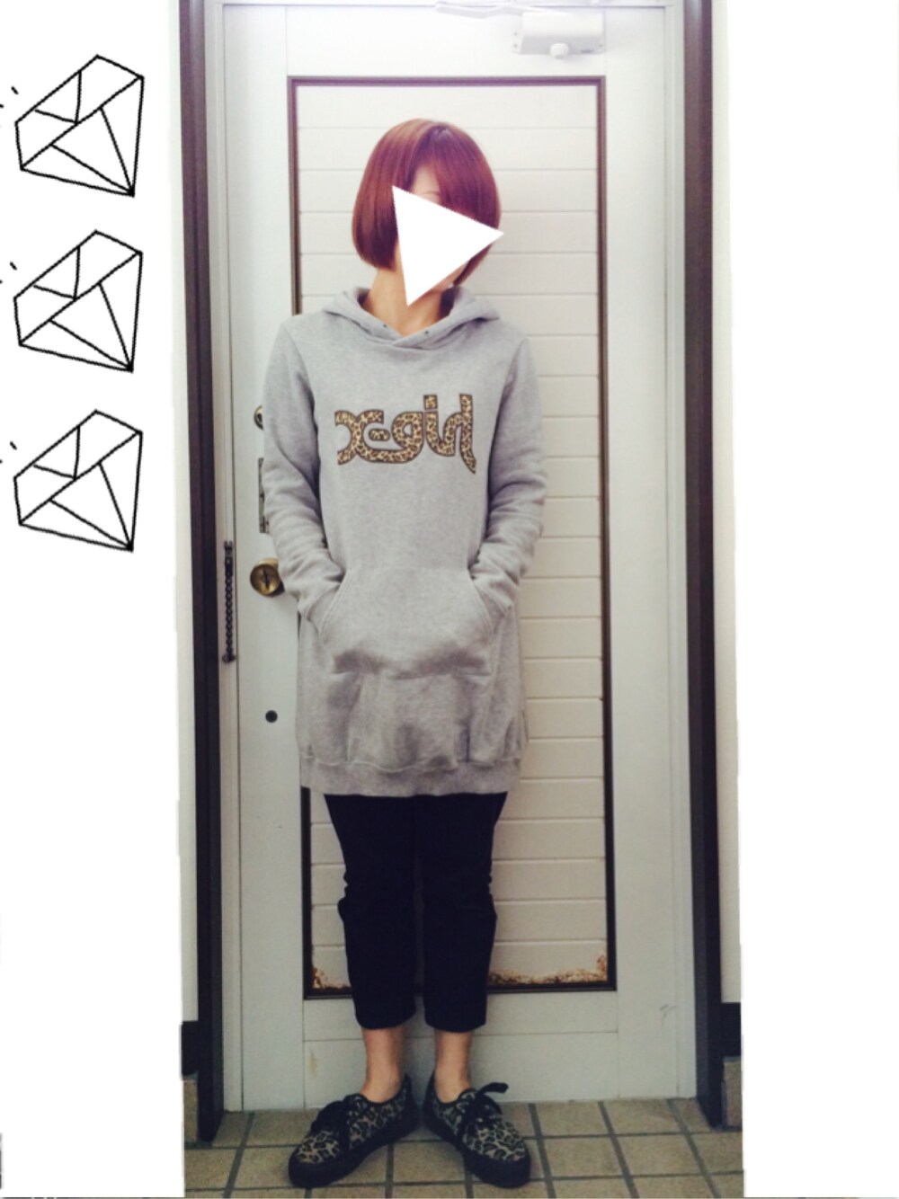 「パーカー、スケータースタイル、x-girl、supreme、XLARGE、ボブ、AYAMO」｜「X-girlのアイテム（パーカー、グレー系）」を使った、まぴたんさん（レディース・156cm）の秋コーディネートの1枚目の写真