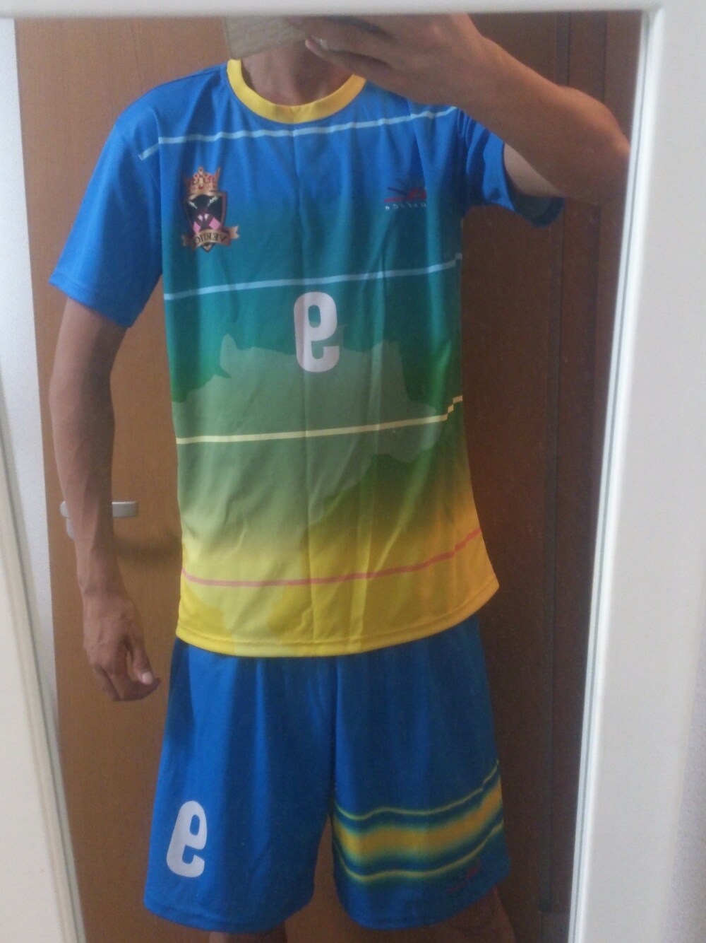 「スポーツ、ユニフォーム」｜「sunfaceのアイテム（Tシャツ/カットソー、ブルー系）」を使った、Koyavinさん（メンズ・178cm）の夏コーディネートの1枚目の写真