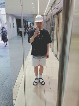 「D&G（ディーアンドジー）のアイテム（パンツ）」を使った、岩佐哲也さん（メンズ・176cm）の夏コーディネート