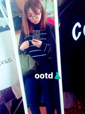 「アイテム（チェスターコート）」を使った、小林真珠さん（レディース・154cm・10代）の秋コーディネート