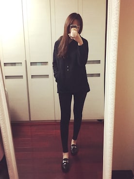 「BALENCIAGA（バレンシアガ）のアイテム（パーカー、ブラック系）」を使った、SuperTaoさん（レディース・172cm）の秋コーディネート