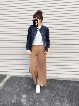 「スリット」｜「アイテム（デニムジャケット）」を使った、EMIOHIさん（レディース・153cm）の冬コーディネート