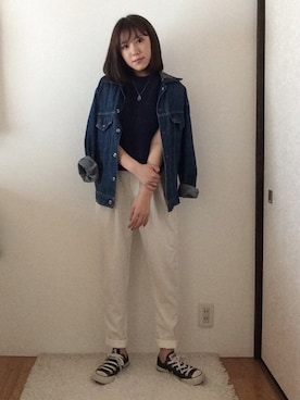 「ノースリーブニット」｜「アイテム（デニムジャケット）」を使った、kurumiさん（レディース・154cm）の春コーディネート