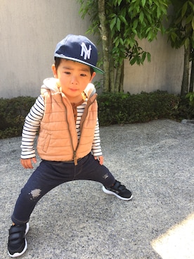 「アイテム（ダウンベスト、ブラウン系）」を使った、Yumeka Chidaさん（キッズ・90cm）の春コーディネート