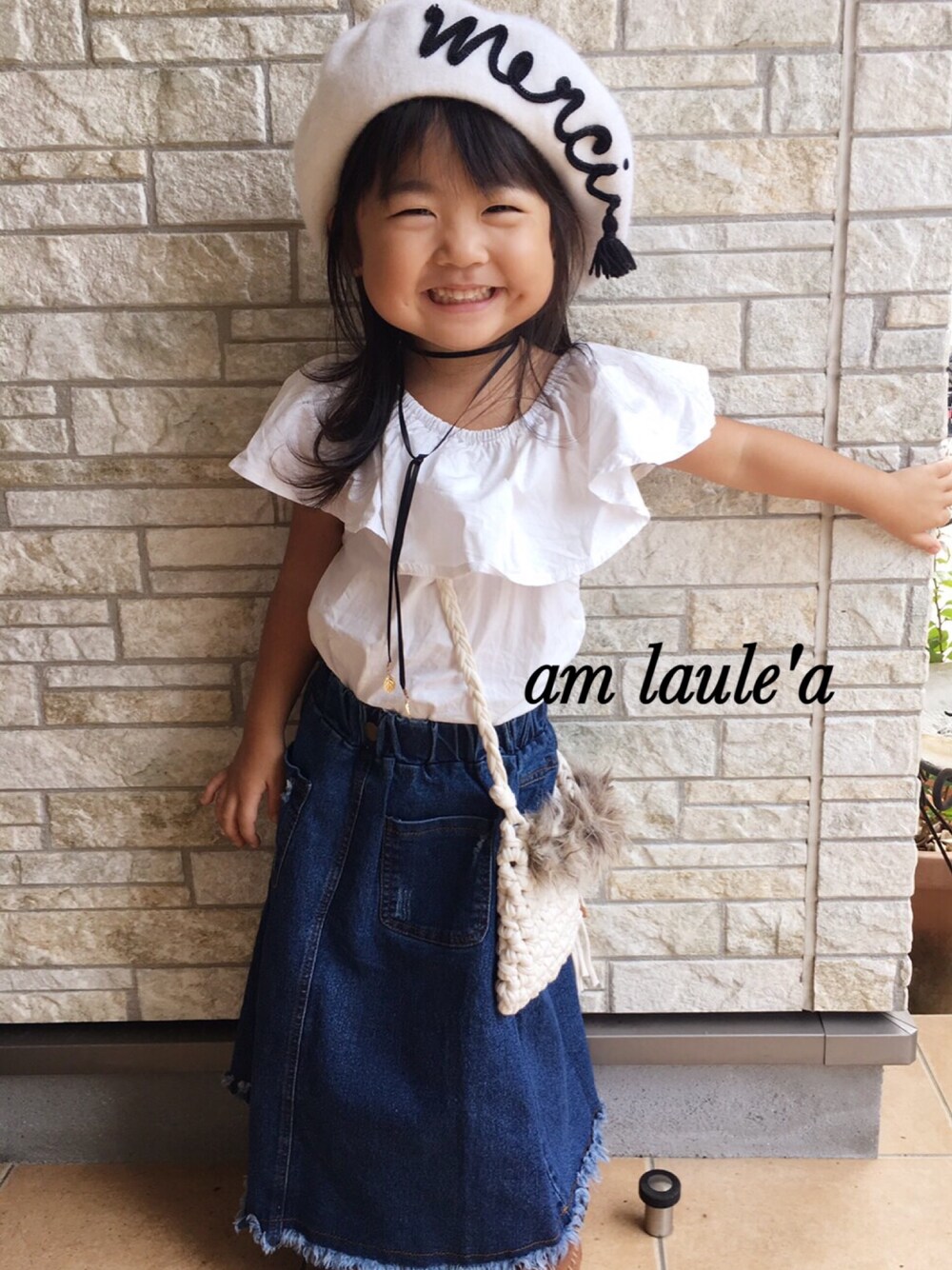 「秋のコーデ、プチプラ、韓国子供服、ベレー帽、女の子、キッズファッション、outfit」｜「am lauleaのアイテム（ハンチング/ベレー帽、ホワイト系）」を使った、アム ラウレアさん（キッズ・90cm）の秋コーディネートの1枚目の写真
