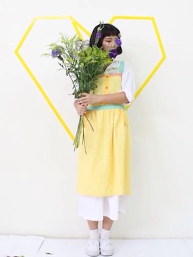 「アイテム（エプロン、イエロー系）」を使った、林淨さん（レディース・163cm）の秋コーディネート