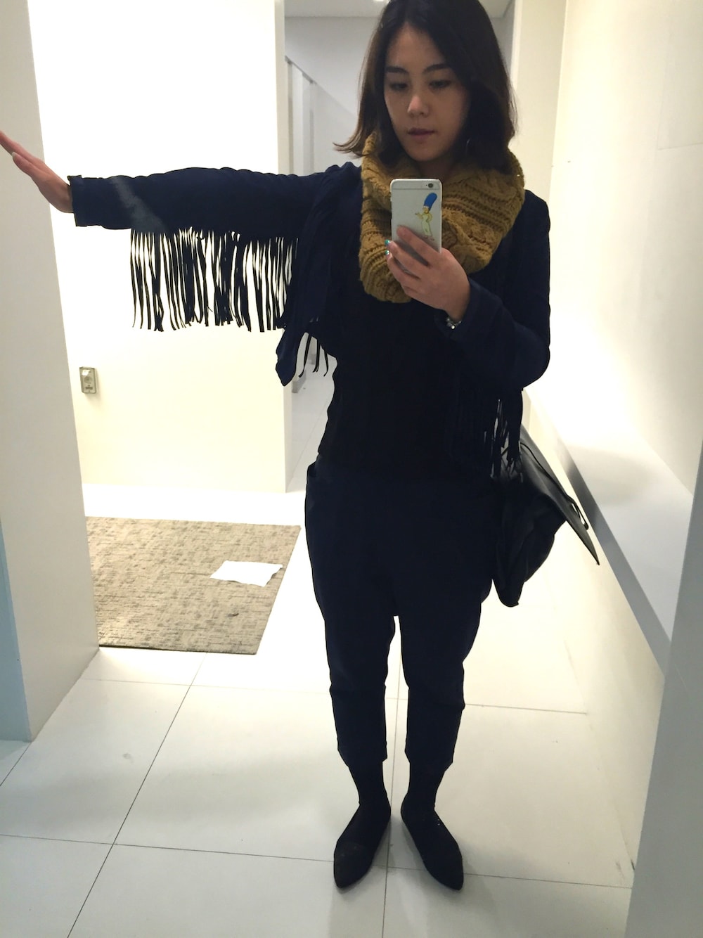 「suede,jacket,baggy,pants,black,navy」｜「ZARAのアイテム（その他アウター、その他）」を使った、socさん（レディース・167cm）の冬コーディネートの1枚目の写真