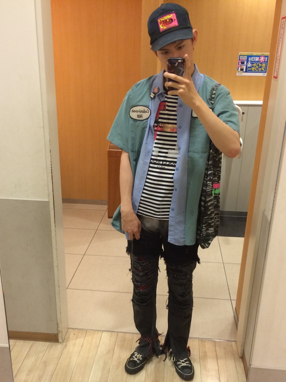 「ダメージデニムパンツ、ZAC VARGAS、SONIC LAB、VINTI ANDREWS、ルード、ワークシャツ」｜「ZAC VARGASのLHP/エルエイチピー/ZAC VARGAS/ｻﾞｯｸｳﾞｧﾙｶﾞｽ/ｻﾞｯｸﾊﾞﾙｶﾞｽ/VINTAGEｼｮｰﾂ（デニムパンツ、ブラック系）」を使った、やんねさん（メンズ・180cm）の秋コーディネートの1枚目の写真