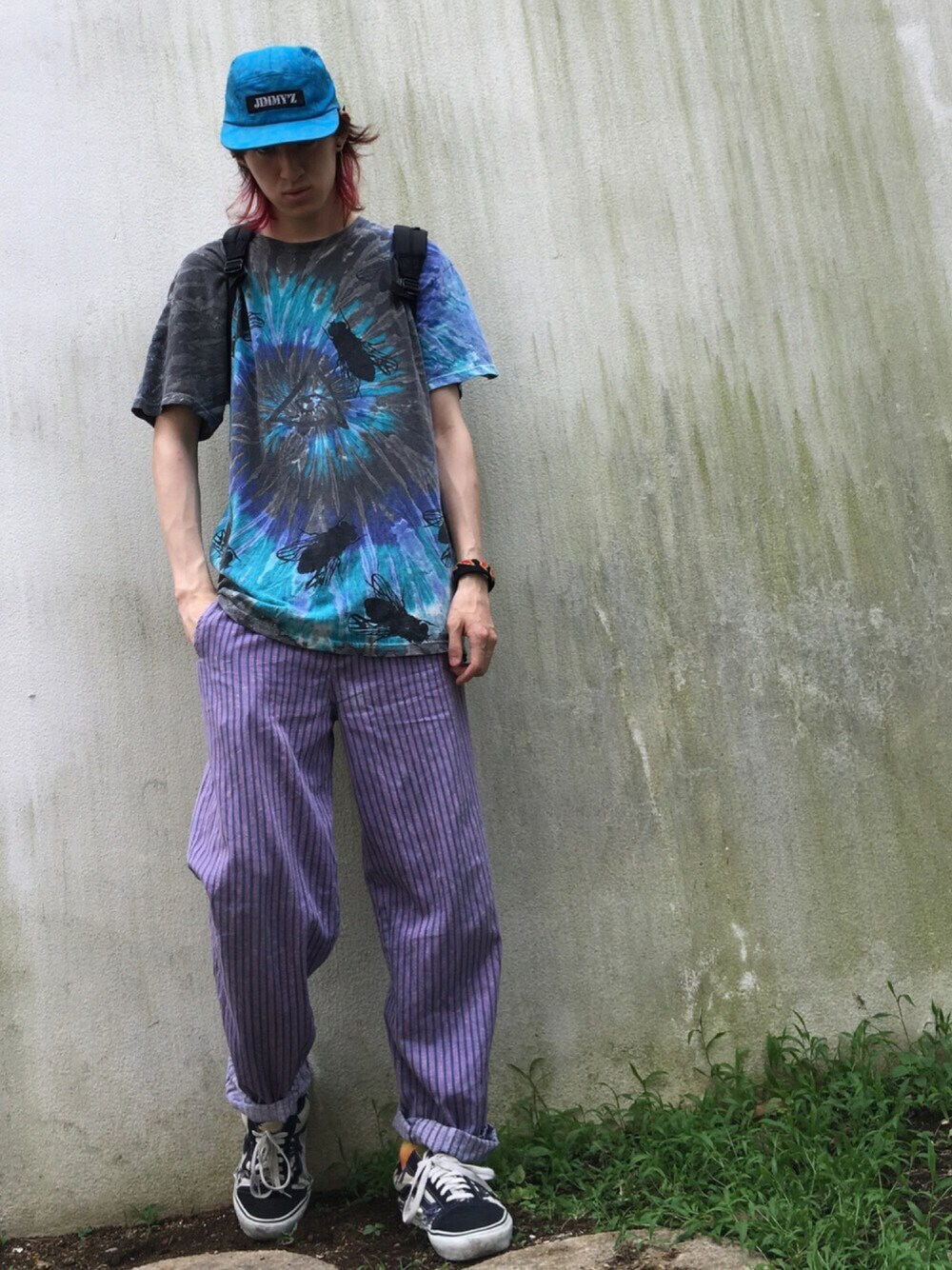 「夏コーデ、Tシャツ、ゆるコーデ、オーバーサイズ、タイダイ柄、jimmy'z、古着、old skool、SK8　、madrid」｜「BEAVERのJIMMY'Z(ジミーズ)  BANANAZ CAP  (9953)（キャップ、ブルー系）」を使った、やんねさん（メンズ・180cm）の夏コーディネートの1枚目の写真