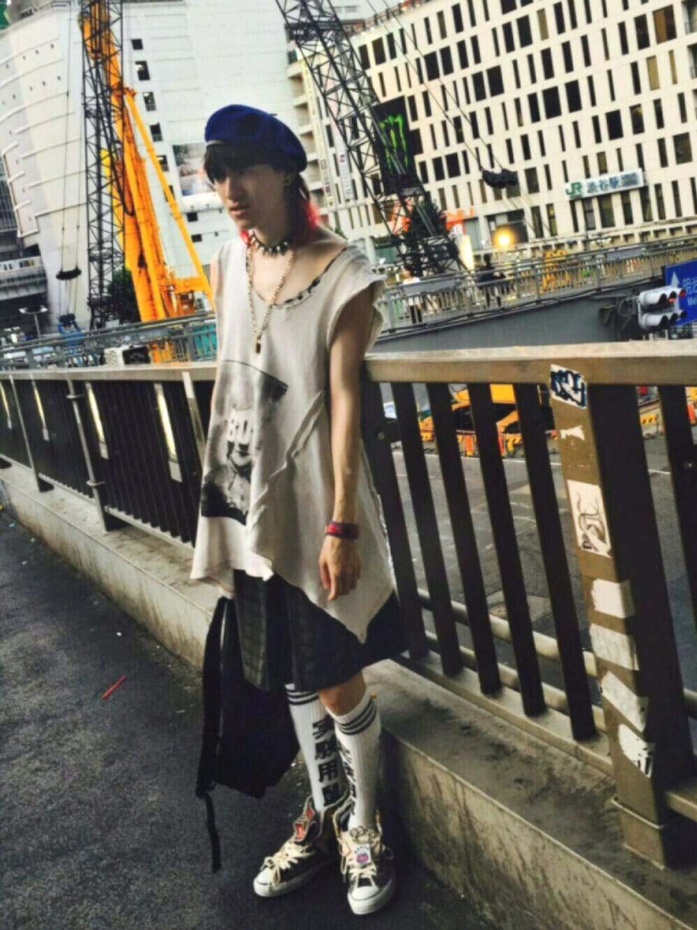 「summer、オーバーサイズ、ストリート、boy、古着、zucca、パンク、punk、リメイク」｜「ZUCCaのスカートパンツ（パンツ、グレー系）」を使った、やんねさん（メンズ・180cm）の夏コーディネートの1枚目の写真