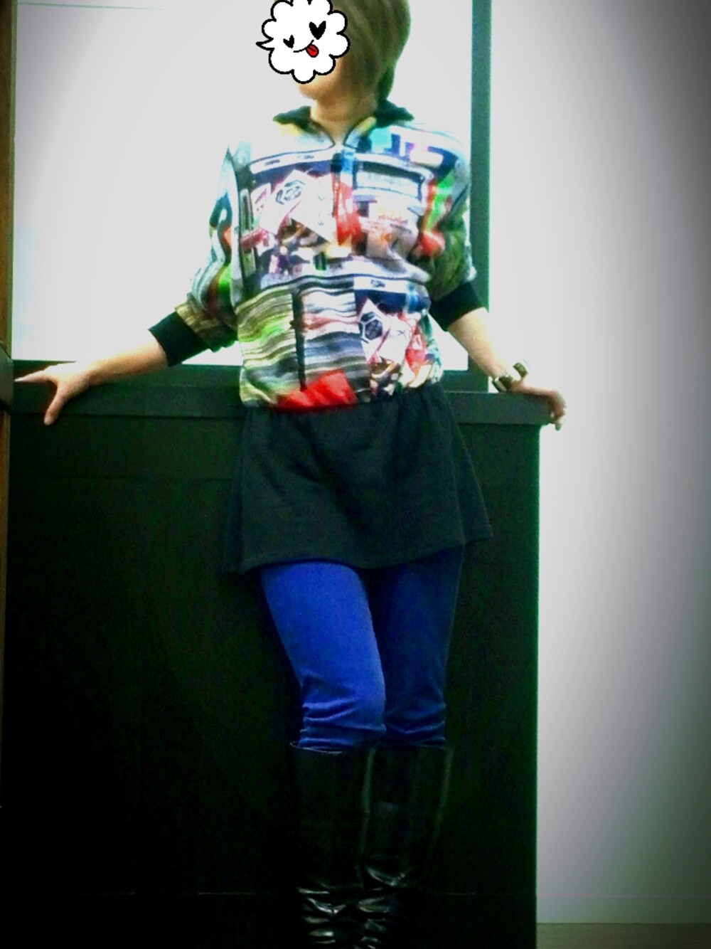 「Irie Berry、ﾌﾞﾙｰのﾊﾟﾝﾂ」｜「IrieBerryのRecord Box Hoodie[IB-AW09-12 Record]（チュニック、ブラック系）」を使った、chupsさん（レディース・161cm）の冬コーディネートの1枚目の写真