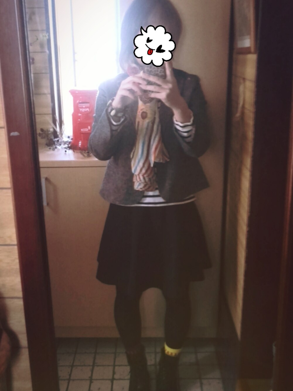 その他のマフラー、その他のソックス/靴下を着用したレディースの冬コーディネートの1枚目の写真