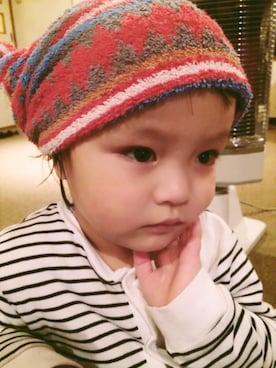 「H&M（エイチ・アンド・エム）のミッキーのロンパース（ロンパース、ホワイト系）」を使った、kikoさん（キッズ）の春コーディネート