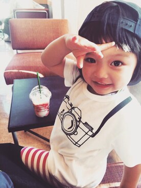 「西松屋（ニシマツヤ）のアイテム（Tシャツ/カットソー、ホワイト系）」を使った、kikoさん（キッズ）の春コーディネート