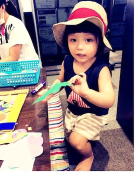 「Birthday（バースデイ）のアイテム（タンクトップ、グレー系）」を使った、kikoさん（キッズ）の春コーディネート