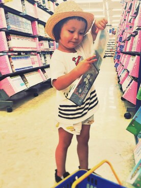 「UNIQLO（ユニクロ）のアイテム（Tシャツ/カットソー、ホワイト系）」を使った、kikoさん（キッズ）の夏コーディネート