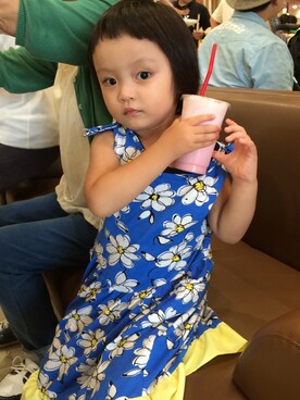 「abcd（ナシ）のアイテム（ワンピース、ブルー系）」を使った、kikoさん（キッズ）の夏コーディネート