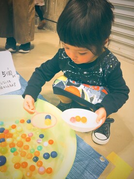 「no brand（ノーブランド）のアイテム（ワンピース、ブラック系）」を使った、kikoさん（キッズ）の春コーディネート