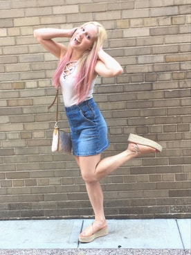 「アイテム（メッセンジャーバッグ）」を使った、Shauna Jacobsさん（レディース・157cm・10代）の夏コーディネート