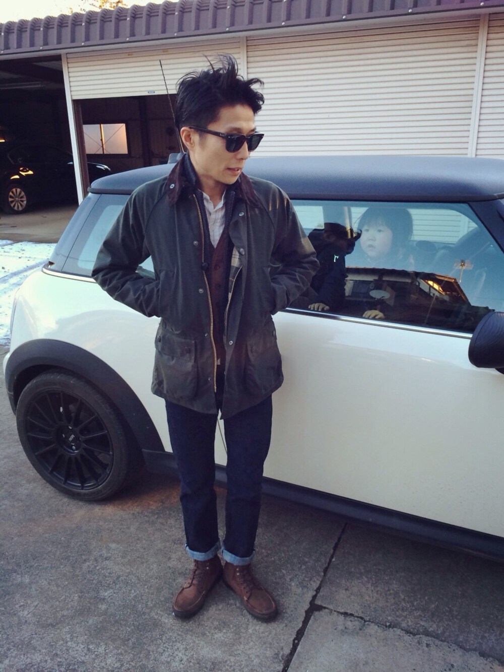 「サングラス、barbour、バブアー、ralphlauren、Paraboot、rrl、RAYBAN、オイルドジャケット、モカシン、ラルフローレン」｜「RRLのRRL スリムフィット デニム（デニムパンツ、ブルー系）」を使った、NOSERIDERRR さん（メンズ・165cm）の冬コーディネートの1枚目の写真