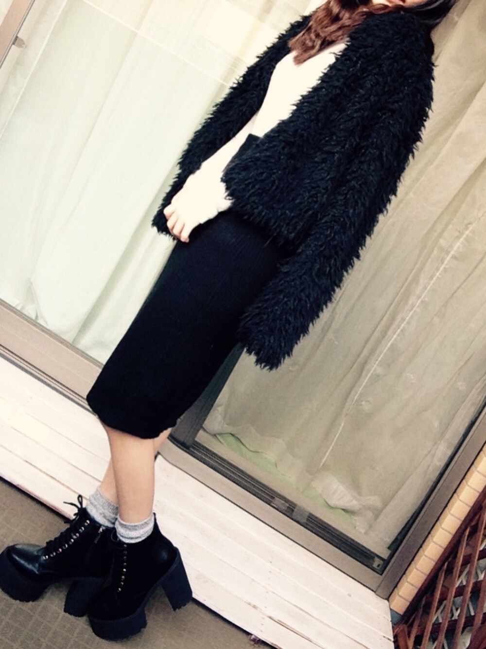 「H&M、UNIQLO、skirt、니트、ニット、コート、ブラック、WEARBOOKエントリー」｜「no brandのアイテム（ブーツ、ブラック系）」を使った、machoさん（レディース・155cm）の冬コーディネートの1枚目の写真