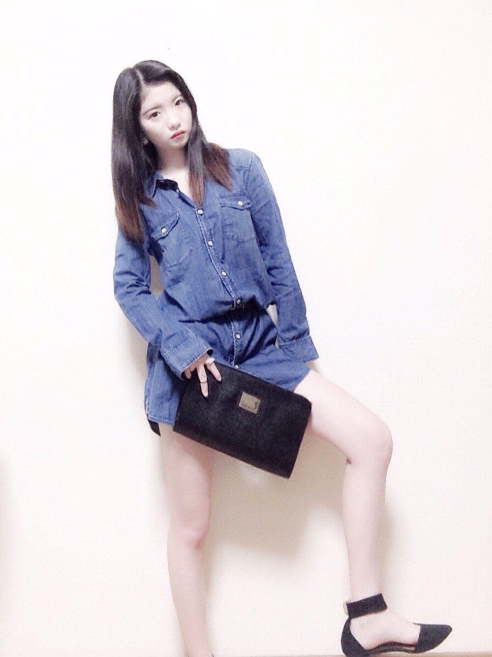 「TOMMY HILFIGER、FOREVER 21、H&M、denim、デニム、タイトスカート、スカート、サンダル、クラッチバッグ、WEARBOOKエントリー」｜「TOMMY HILFIGERのDENIM DRESS DEWEY（シャツワンピース、ブルー系）」を使った、machoさん（レディース・155cm）の春コーディネートの1枚目の写真