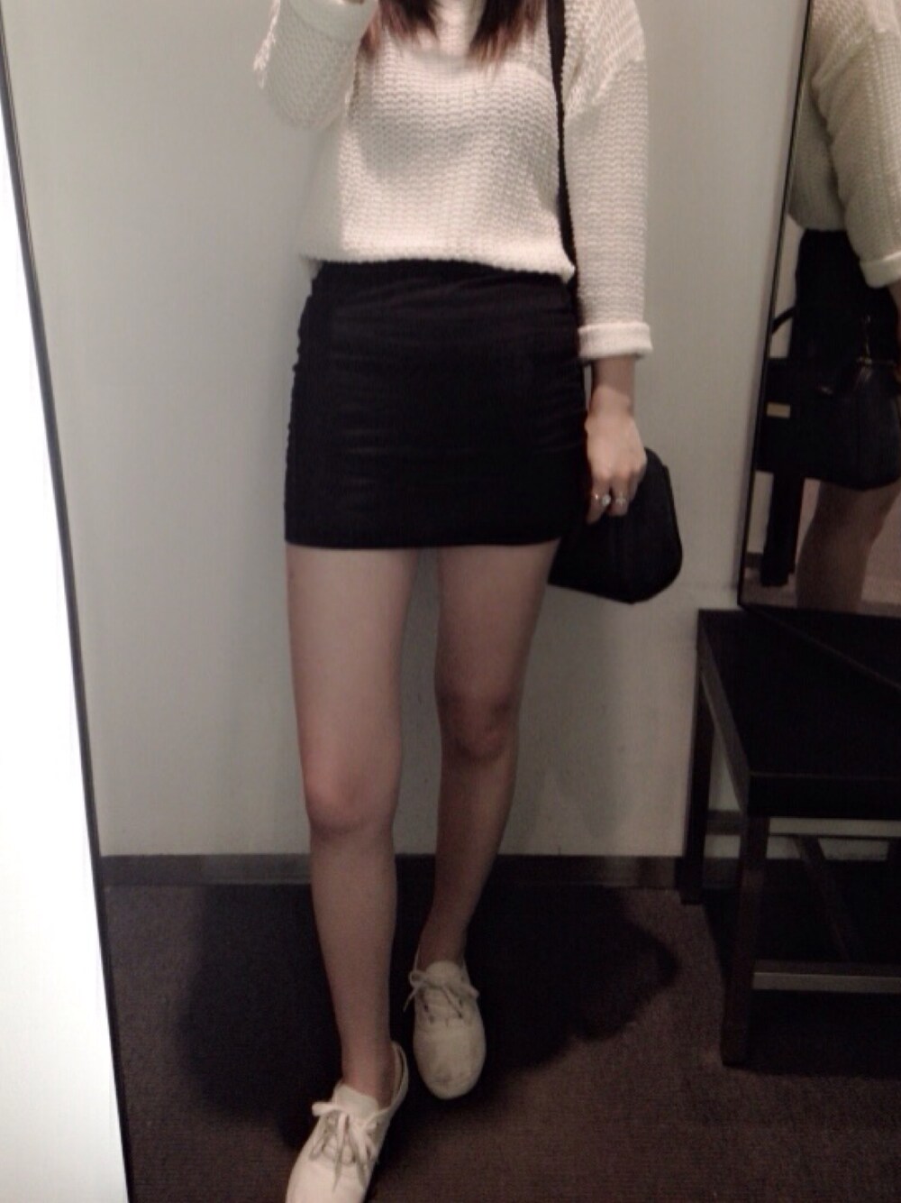 「FOREVER 21、H&M、knit、ニット、白ニット、タイトスカート、スカート、黒、スリッポン、WEARBOOKエントリー」｜「H&Mのアイテム（スカート、ブラック系）」を使った、machoさん（レディース・155cm）の夏コーディネートの1枚目の写真